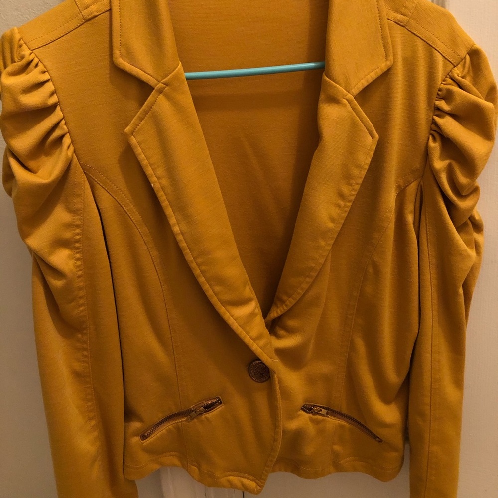 Body Central cute vest